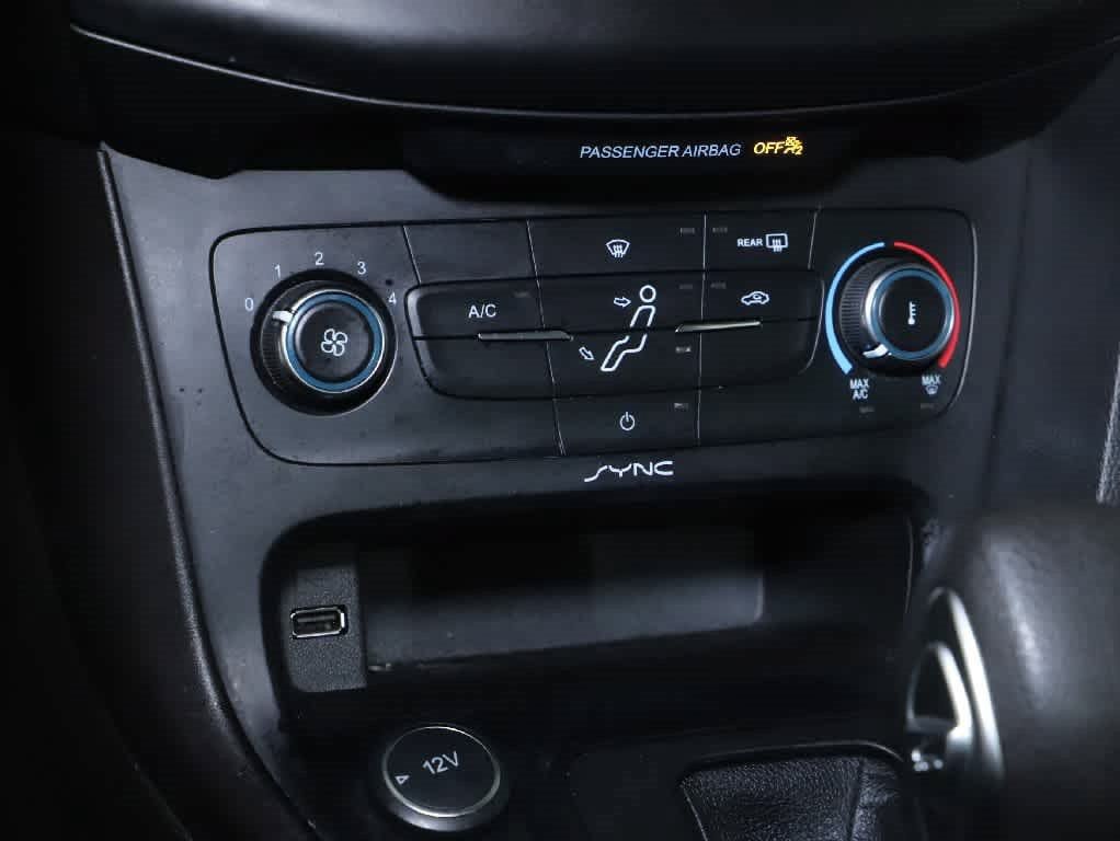 Used 2017 Ford Focus SE FWD image 25