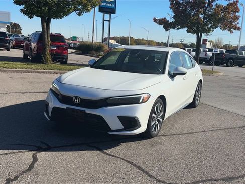 Used 2023 Honda Civic EX-L image 3