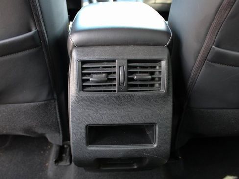 Used 2022 Mitsubishi Outlander SE image 39