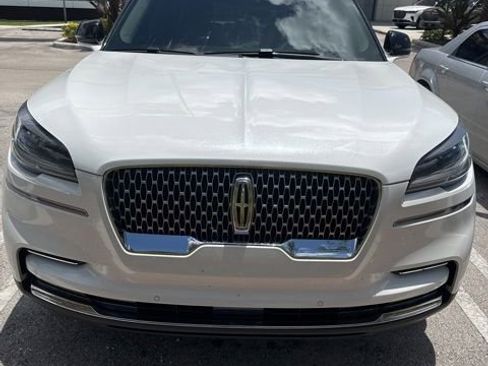 Used 2023 Lincoln Aviator 2WD image 2