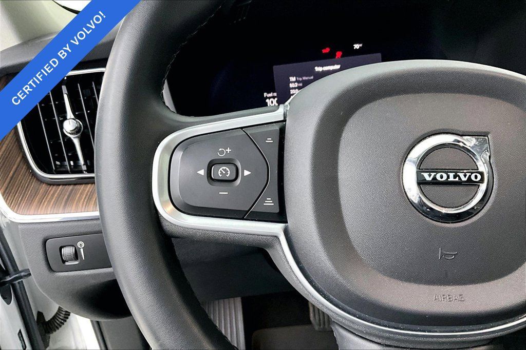 Used 2022 Volvo XC60 B5 Momentum w/ Climate Package AWD/4WD image 21
