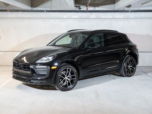 Certified 2026 Porsche Macan AWD/4WD image 1