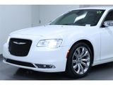 Used 2018 Chrysler 300 Limited w/ Light Group image 2