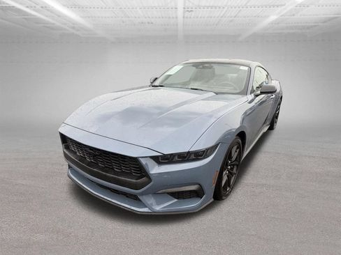 Used 2025 Ford Mustang Coupe RWD image 9