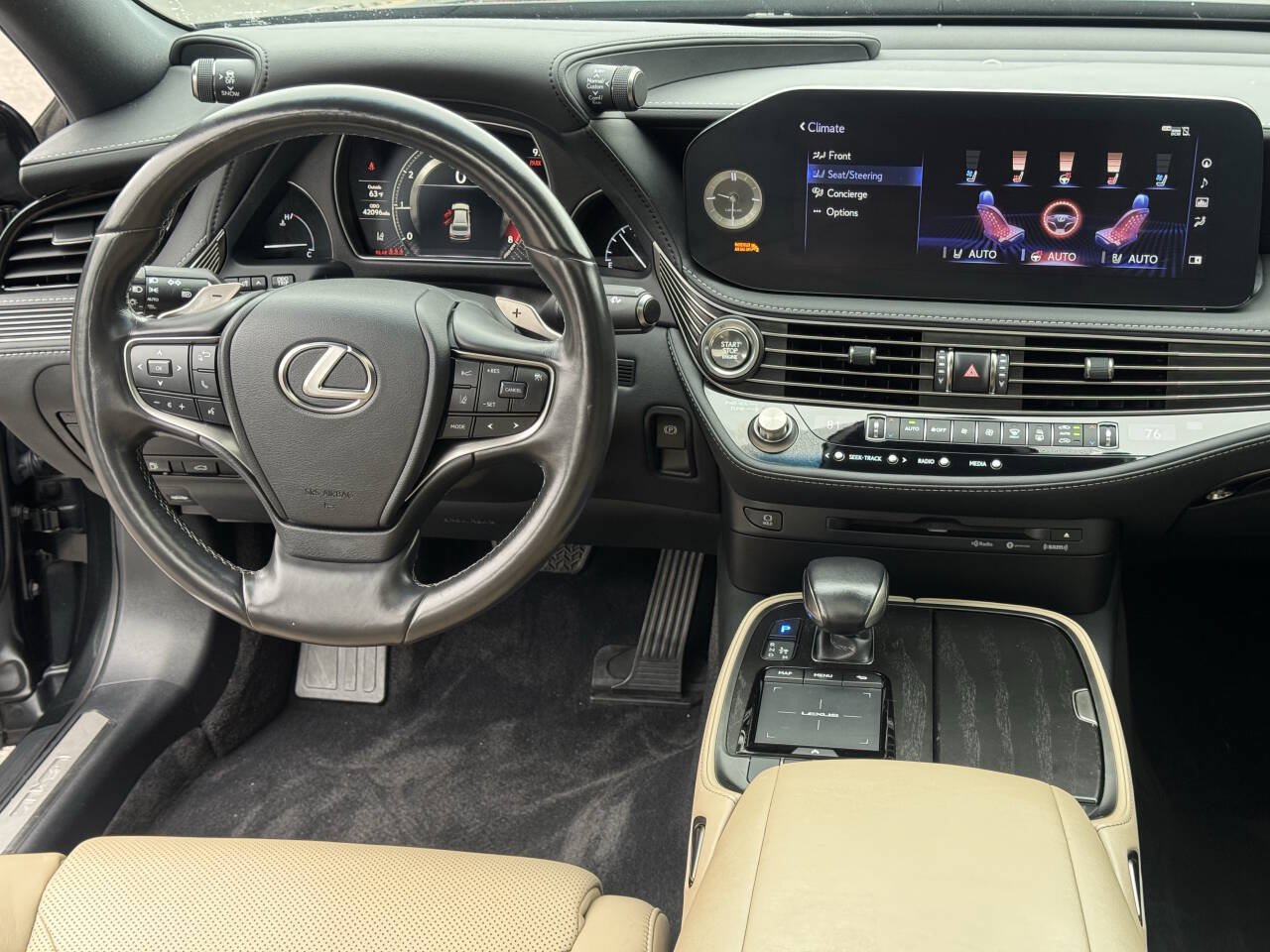Used 2021 Lexus LS 500 AWD w/ Accessory Package (Z1) image 20