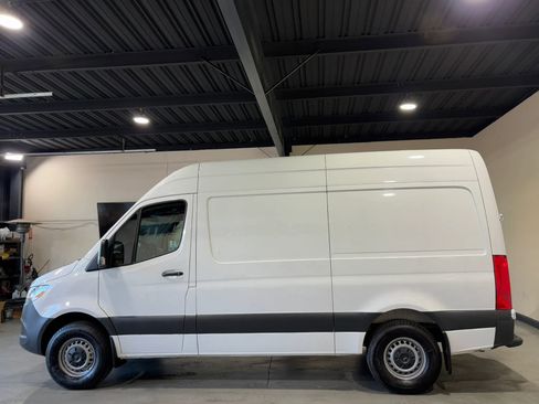 Used 2020 Mercedes-Benz Sprinter 2500 image 5
