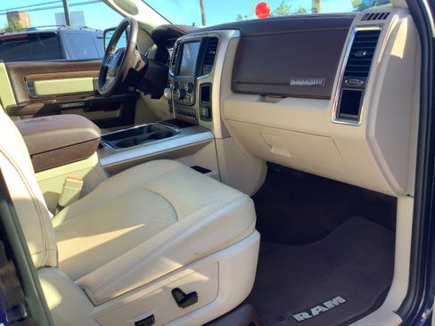 Used 2017 RAM 1500 Laramie w/ Convenience Group image 11