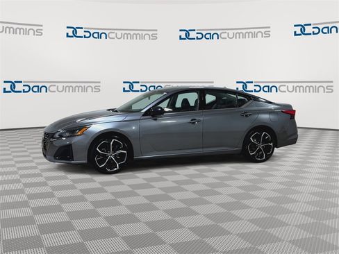 Used 2023 Nissan Altima 2.5 SR image 4
