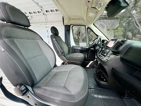 Used 2025 RAM ProMaster 2500 w/ Convenience Group FWD image 29