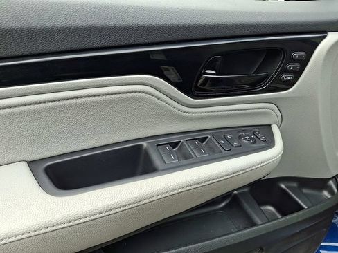 Used 2023 Honda Odyssey Touring image 14