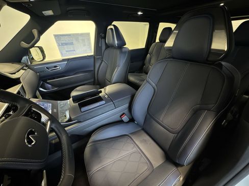 New 2026 INFINITI QX80 4WD image 11
