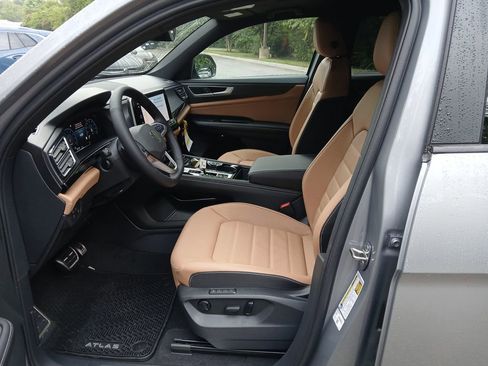 New 2026 Volkswagen Atlas Cross Sport SEL R-Line image 9