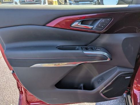 New 2026 Chevrolet Traverse RS image 11