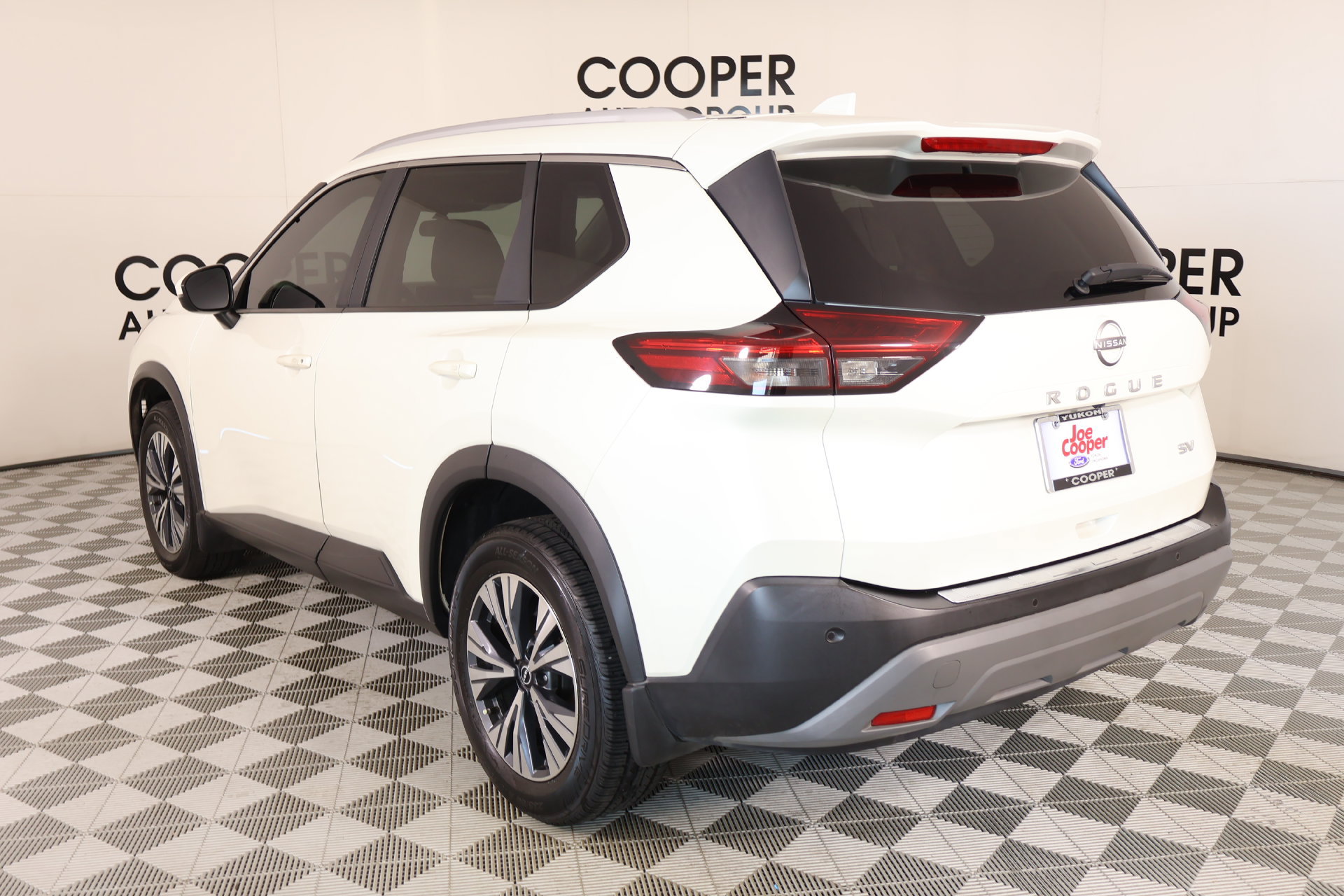 Used 2023 Nissan Rogue SV w/ SV Premium Package FWD image 23