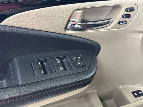 Used 2017 Honda Pilot Touring image 26