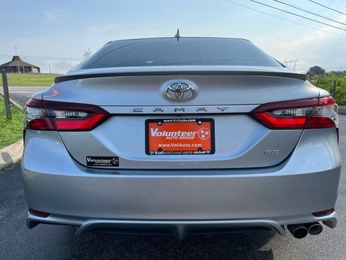 Used 2022 Toyota Camry SE FWD image 8