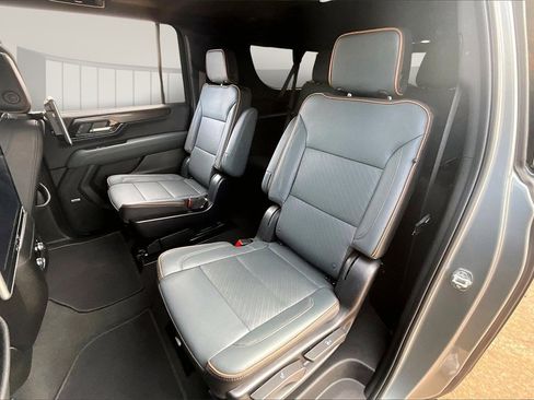 Used 2025 GMC Yukon XL AT4 w/ AT4 Premium Package image 26