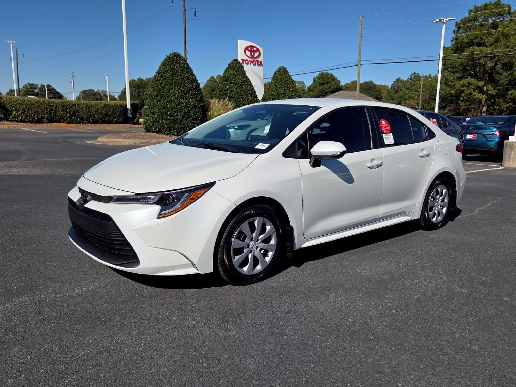 New 2027 Toyota Corolla LE FWD image 3