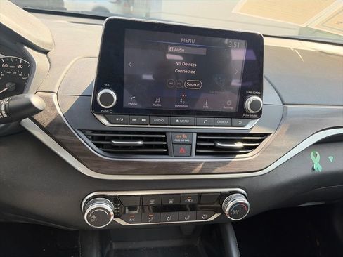 Used 2023 Nissan Altima 2.5 SV FWD image 16