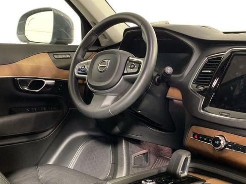 Used 2023 Volvo XC90 B5 Plus w/ Protection Package Premier image 10