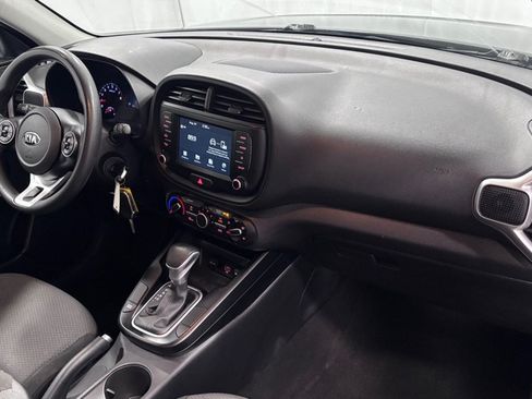 Used 2021 Kia Soul LX FWD image 18