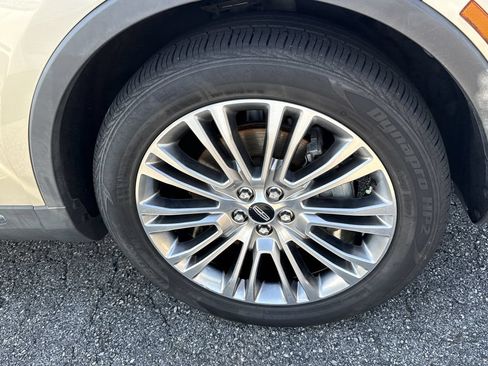 Used 2017 Lincoln MKX Reserve AWD/4WD image 12