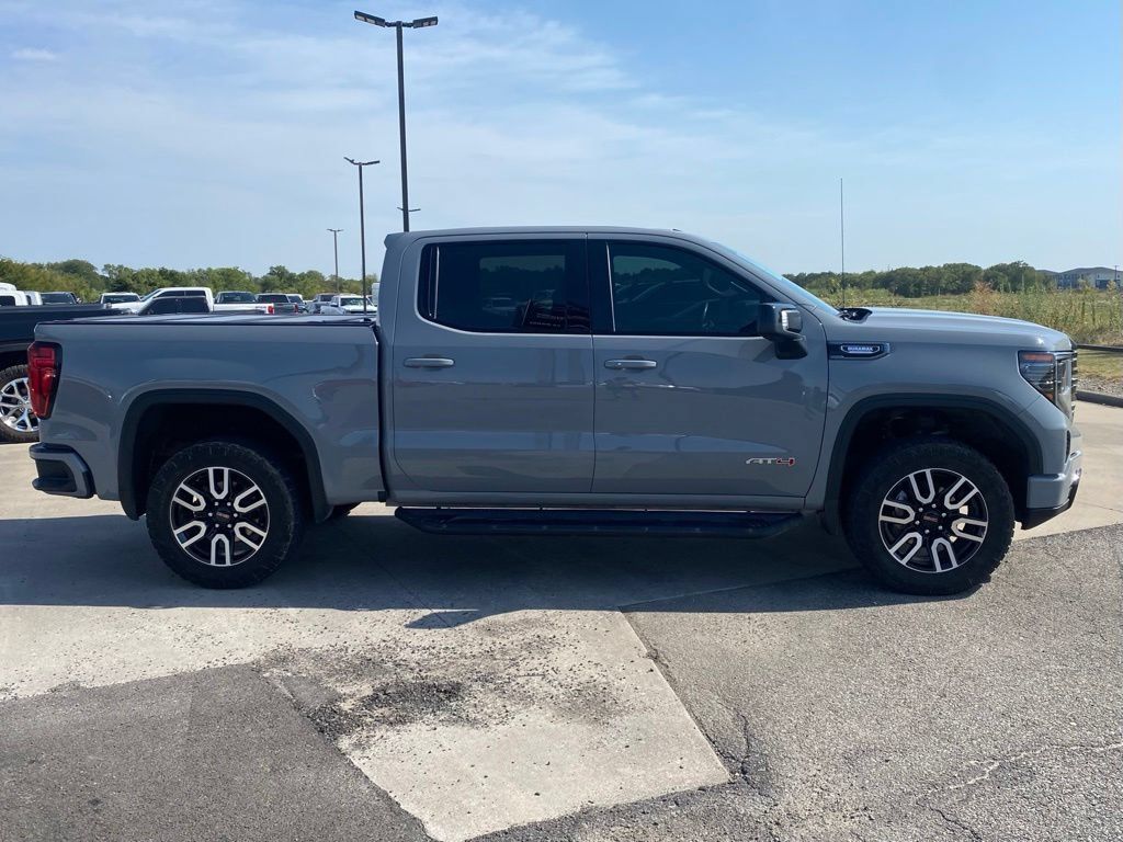 Used 2024 GMC Sierra 1500 AT4 w/ Technology Package AWD/4WD image 6
