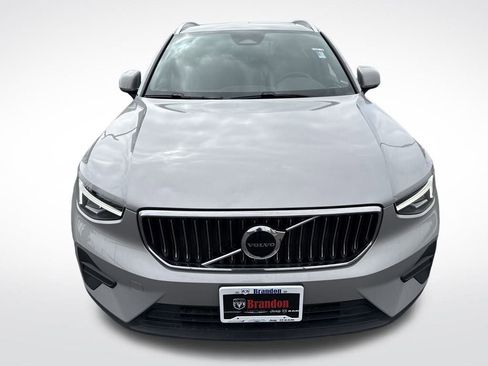 Used 2025 Volvo XC40 B5 Core image 17