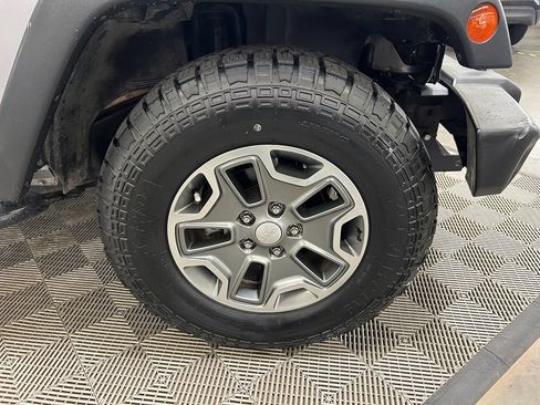 Used 2015 Jeep Wrangler Unlimited Sport w/ Quick Order Package 24S AWD/4WD image 2