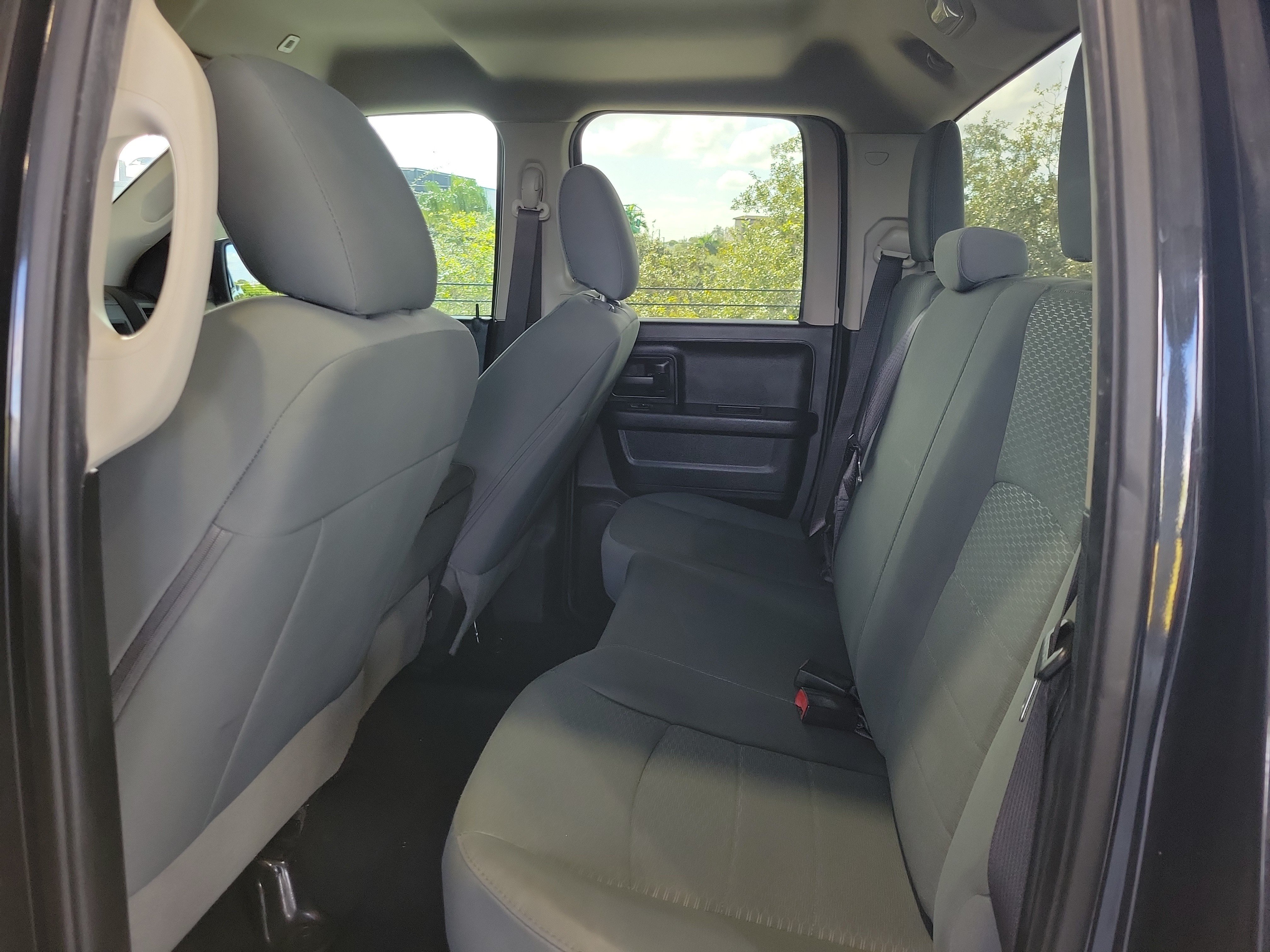 Used 2019 RAM 1500 Express AWD/4WD image 9