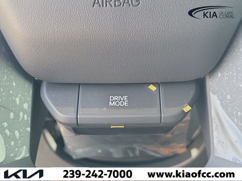 New 2027 Kia Seltos S FWD image 24