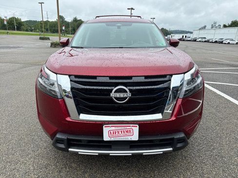 Used 2024 Nissan Pathfinder SL image 8