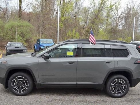 New 2026 Jeep Cherokee Laredo AWD/4WD image 5