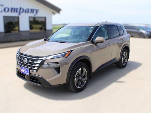 Used 2025 Nissan Rogue SV AWD/4WD image 1