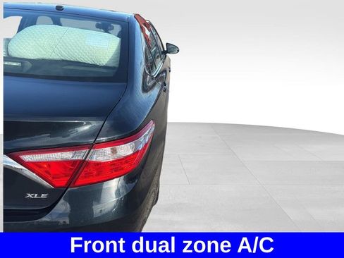 Used 2015 Toyota Camry XLE w/ Moonroof Package image 5