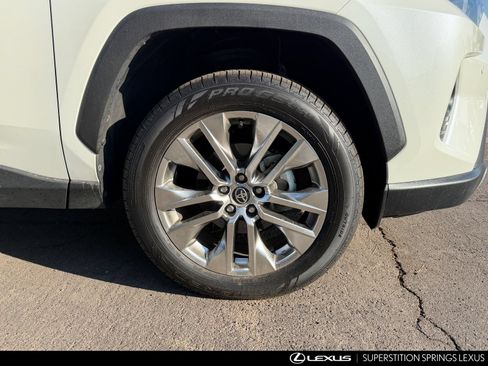 Used 2021 Toyota RAV4 Limited FWD image 11