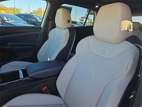 Used 2024 Volkswagen ID.4 S image 14