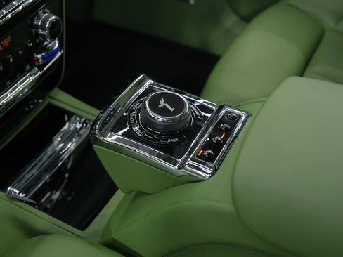 Used 2023 Rolls-Royce Phantom Sedan w/ The Phantom Package image 37