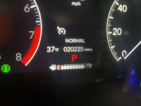 Used 2024 Honda HR-V Sport image 3