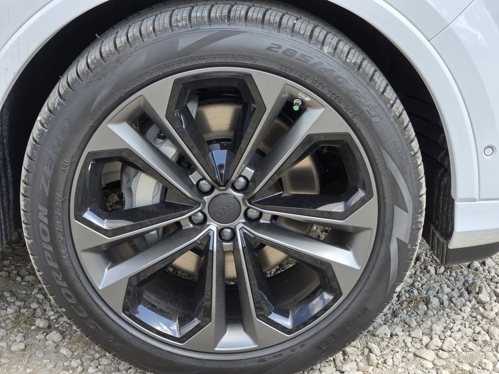 Used 2026 Audi Q7 3.0T Premium Plus AWD/4WD image 16