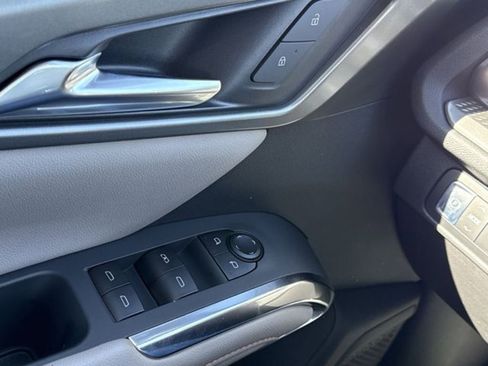 New 2026 Chevrolet Traverse LT w/ Sun and Wheel Package FWD image 37