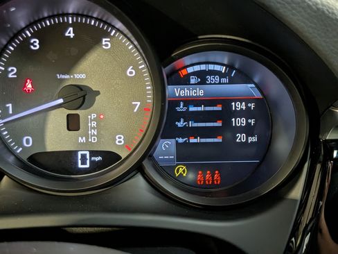 Certified 2022 Porsche Macan S AWD/4WD image 31