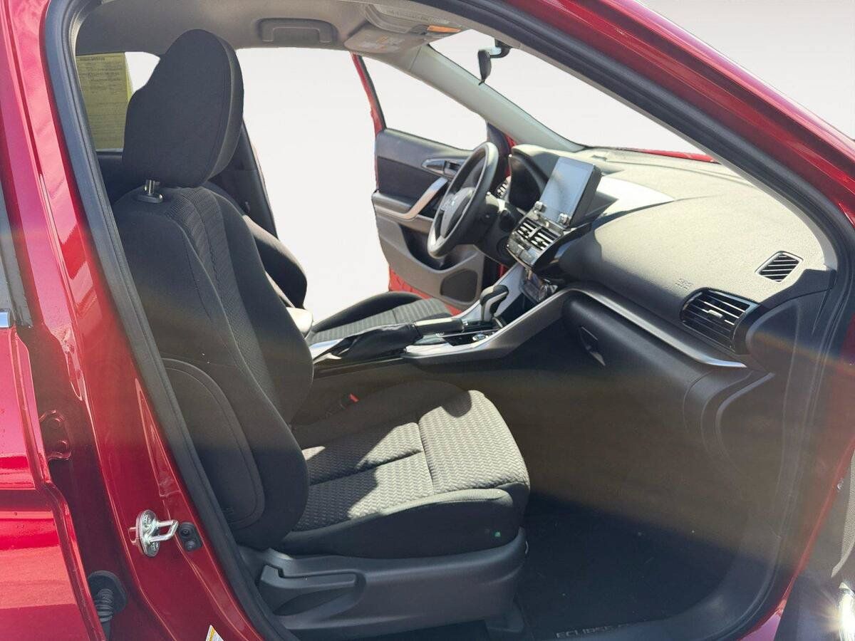Used 2024 Mitsubishi Eclipse Cross LE AWD/4WD image 15