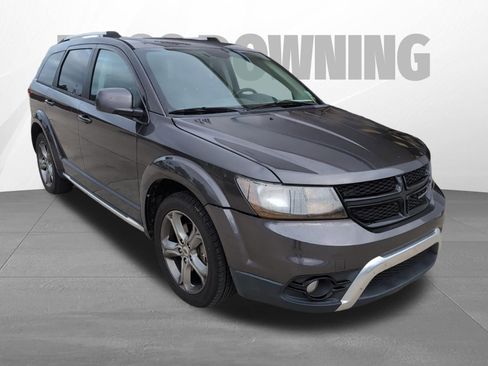 Used 2018 Dodge Journey Crossroad FWD image 2