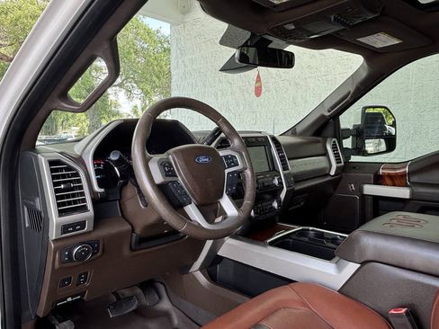 Used 2019 Ford F250 King Ranch w/ King Ranch Ultimate Package AWD/4WD image 13