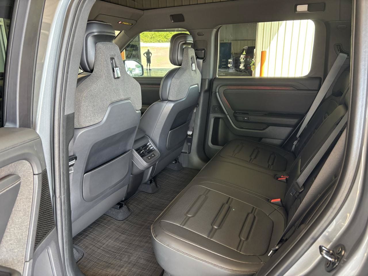 Used 2027 Rivian R2 Performance Dual AWD/4WD image 23