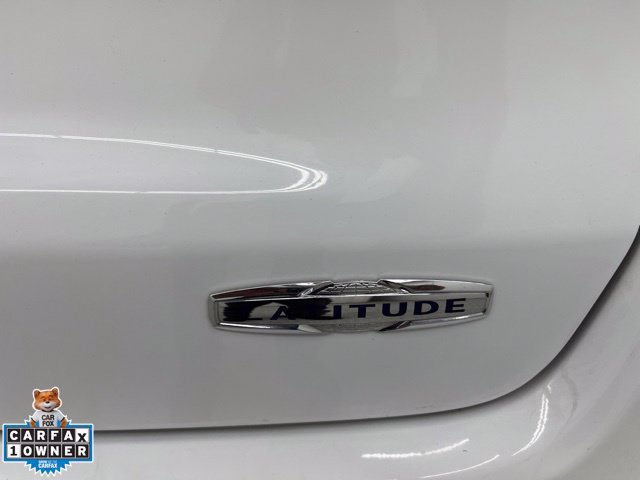 Used 2025 Jeep Compass Latitude AWD/4WD image 7