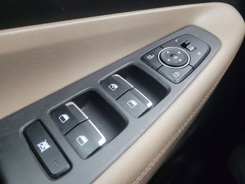 Used 2020 Hyundai Santa Fe SE w/ Cargo Package image 27