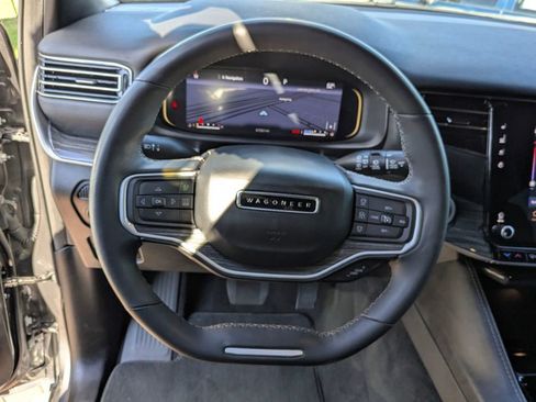 Used 2022 Jeep Wagoneer Series II image 16