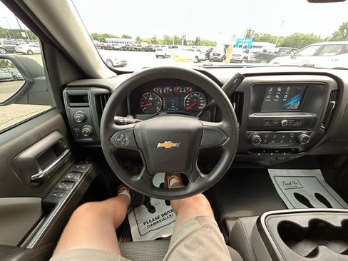 Used 2018 Chevrolet Silverado 1500 Custom w/ Custom Convenience Package AWD/4WD image 28